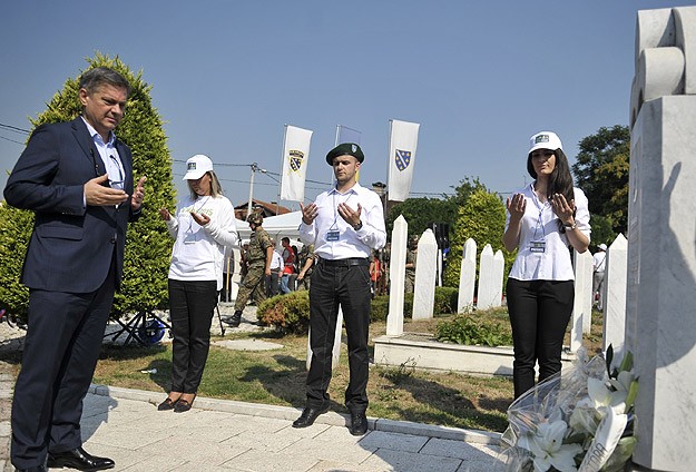 Bosna’da toplama kampında öldürülenler anıldı