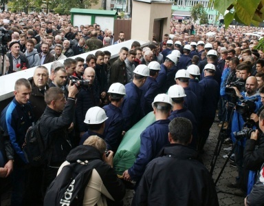 Bosnadaki Madenciler Toprağa Verildi