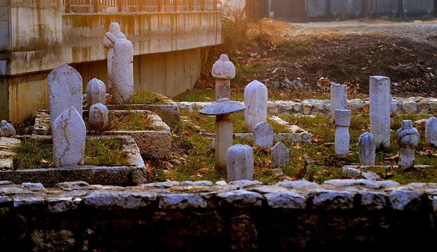 Bosna’da Osmanlı Mezar Taşları Gün Yüzüne Çıkarılıyor