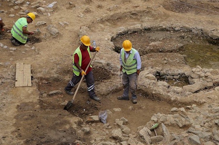Beşiktaş’daki Kazıda 6000 Yıllık Mezarlar Bulundu!