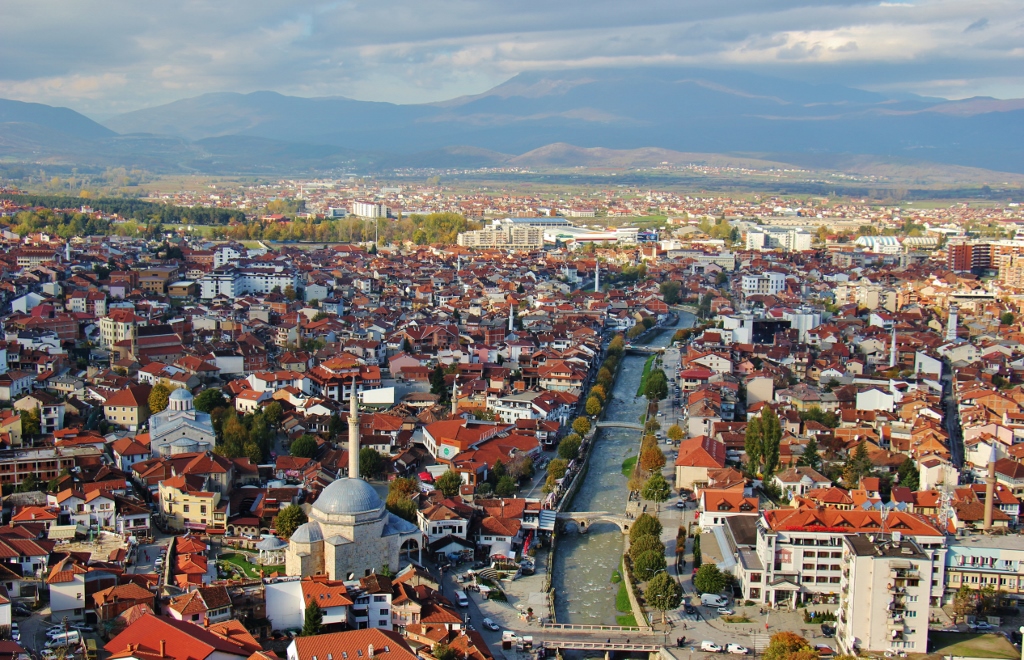 Kosova Meclisi Priştine Yasasını Onayladı, Prizren Tarihi Başkent Kabul Edildi