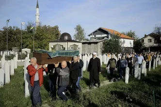 Bosna Savaşı’nda Katledilen 22 Kişi Geçtiğimiz Günlerde Tek Tabutla Gömüldü!