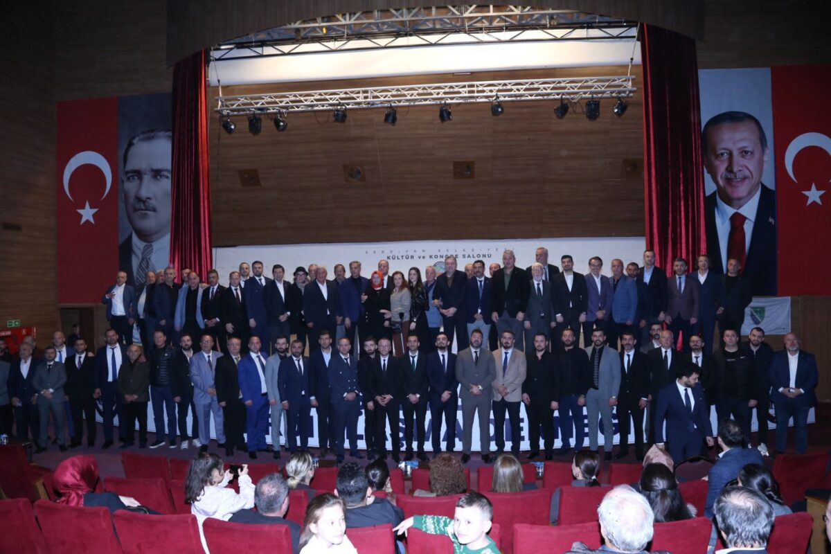 Sakarya Boşnaklarında Devir Teslimi Yapıldı..Bakın Yeni Y&ouml;netimde Kimler Var ?