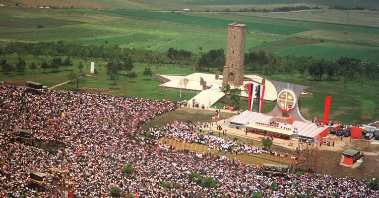 Yugoslavya’nın Par&ccedil;alanışına Giden Tarihi S&uuml;re&ccedil; ( Makale)